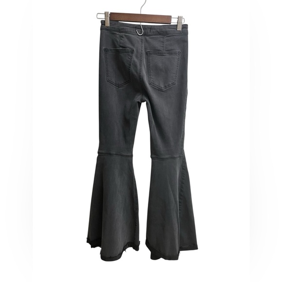 Free People Just Float On Super Flare Stretch Jeans Washed Black SZ 26 Short - Picture 4 of 5